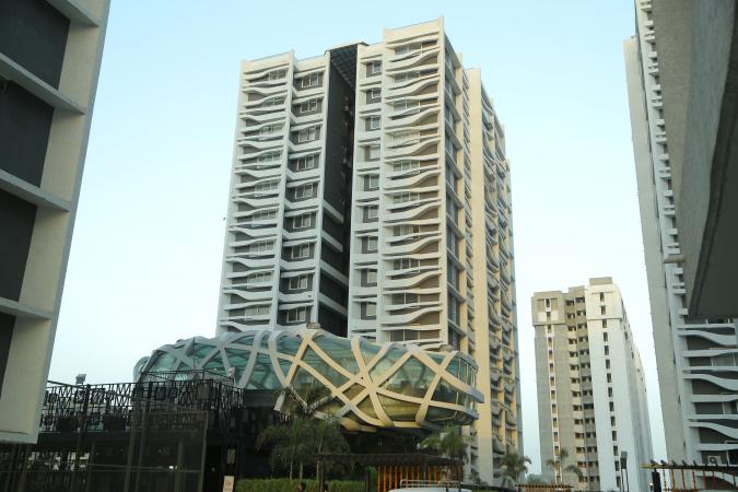 4 BHK Flat for Sale of Built-up 4600 Sq.ft in Shree Balaji Wind Park Tragad Ahmedabad by Priya Shah 4 BHK Flat for Sale of Built-up 4600 Sq.ft in Shree Balaji Wind Park Tragad Ahmedabad by Priya Shah
