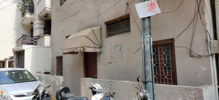 Built-up 1300 Sq.ft Commercial Space for Sale in Kotla Mubarakpur Delhi by Satinder Built-up 1300 Sq.ft Commercial Space for Sale in Kotla Mubarakpur Delhi by Satinder