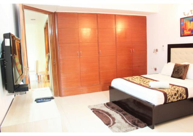 1 BHK Serviced Apartment for Rent of Built-up 750 Sq.ft in Defence Colony Delhi by Edward Dodd 1 BHK Serviced Apartment for Rent of Built-up 750 Sq.ft in Defence Colony Delhi by Edward Dodd