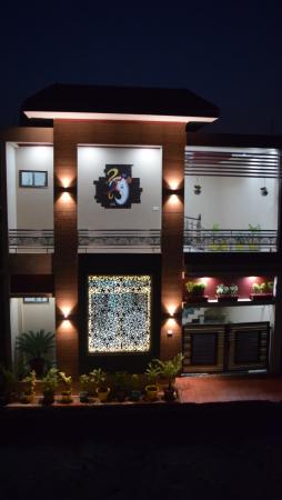 3 BHK Independent House / Villa / Bungalow for Sale of Plot 1000 Sq.ft in Blossom Villas Vrindavan Colony Lucknow by Aditya Bajpai 3 BHK Independent House / Villa / Bungalow for Sale of Plot 1000 Sq.ft in Blossom Villas Vrindavan Colony Lucknow by Aditya Bajpai