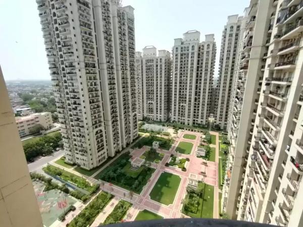 4 BHK Flat for Sale of Built-up 2800 Sq.ft in DLF Capital Greens Karam Pura Delhi by Parul Mittal 4 BHK Flat for Sale of Built-up 2800 Sq.ft in DLF Capital Greens Karam Pura Delhi by Parul Mittal