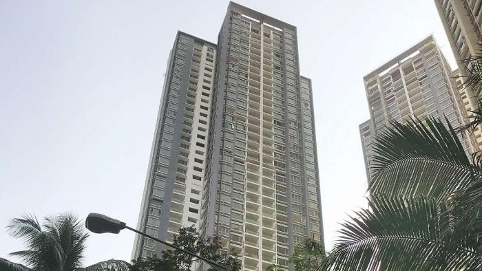 4 BHK Flat for Sale of Built-up 3000 Sq.ft in Imperial Heights Goregaon West Mumbai by Sandeep Thakur 4 BHK Flat for Sale of Built-up 3000 Sq.ft in Imperial Heights Goregaon West Mumbai by Sandeep Thakur