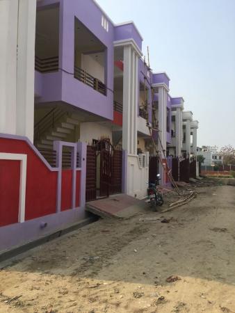 4 BHK Independent House / Villa / Bungalow for Sale of Built-up 1478 Sq.ft in Royal City Homes Omex City Lucknow by Harmendra Pratap Singh 4 BHK Independent House / Villa / Bungalow for Sale of Built-up 1478 Sq.ft in Royal City Homes Omex City Lucknow by Harmendra Pratap Singh
