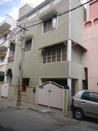 3 BHK Independent House / Villa / Bungalow for Rent of Built-up 2400 Sq.ft in Shivakrupa Banashankari Stage 3 Bangalore by Shivarudraiah B 3 BHK Independent House / Villa / Bungalow for Rent of Built-up 2400 Sq.ft in Shivakrupa Banashankari Stage 3 Bangalore by Shivarudraiah B