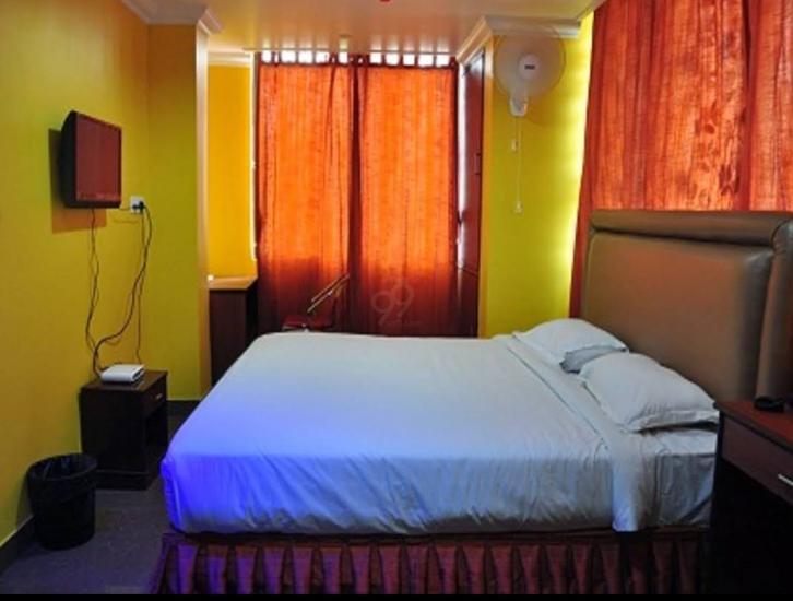 Built-up 16395 Sq.ft Hotel and Resort for Sale in Salt Lake City Kolkata by Ratan Dey Built-up 16395 Sq.ft Hotel and Resort for Sale in Salt Lake City Kolkata by Ratan Dey