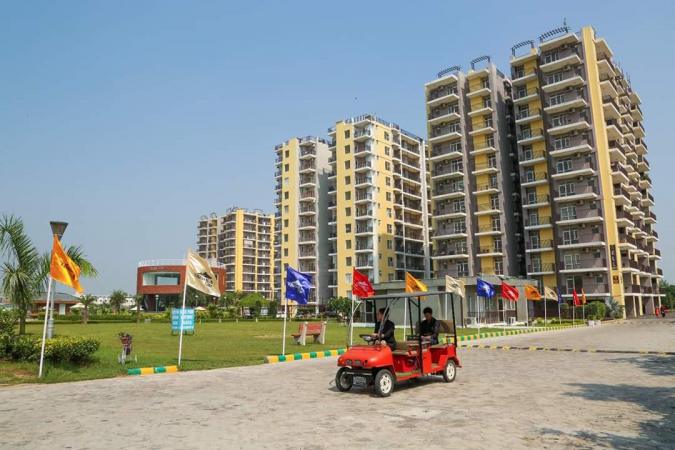 3 BHK Flat for Sale of Built-up 1250 Sq.ft in Trishla City Zirakpur Chandigarh by Shabnam 3 BHK Flat for Sale of Built-up 1250 Sq.ft in Trishla City Zirakpur Chandigarh by Shabnam